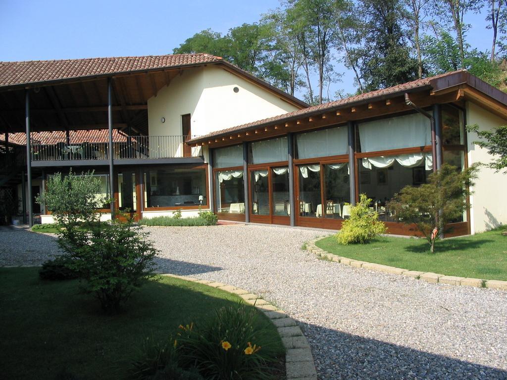 Albergo Giardino Sannazzaro de' Burgondi エクステリア 写真