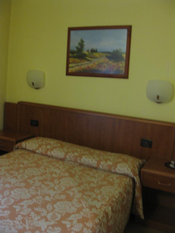 Albergo Giardino Sannazzaro de' Burgondi 部屋 写真