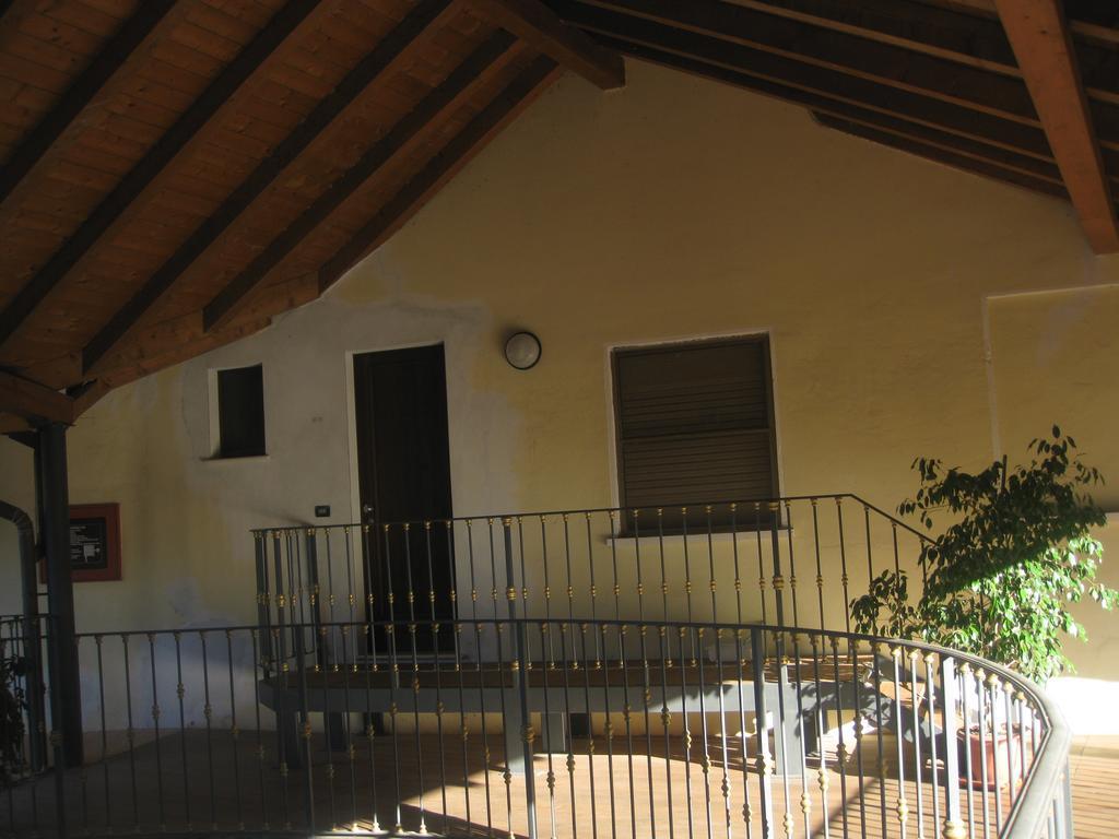 Albergo Giardino Sannazzaro de' Burgondi エクステリア 写真