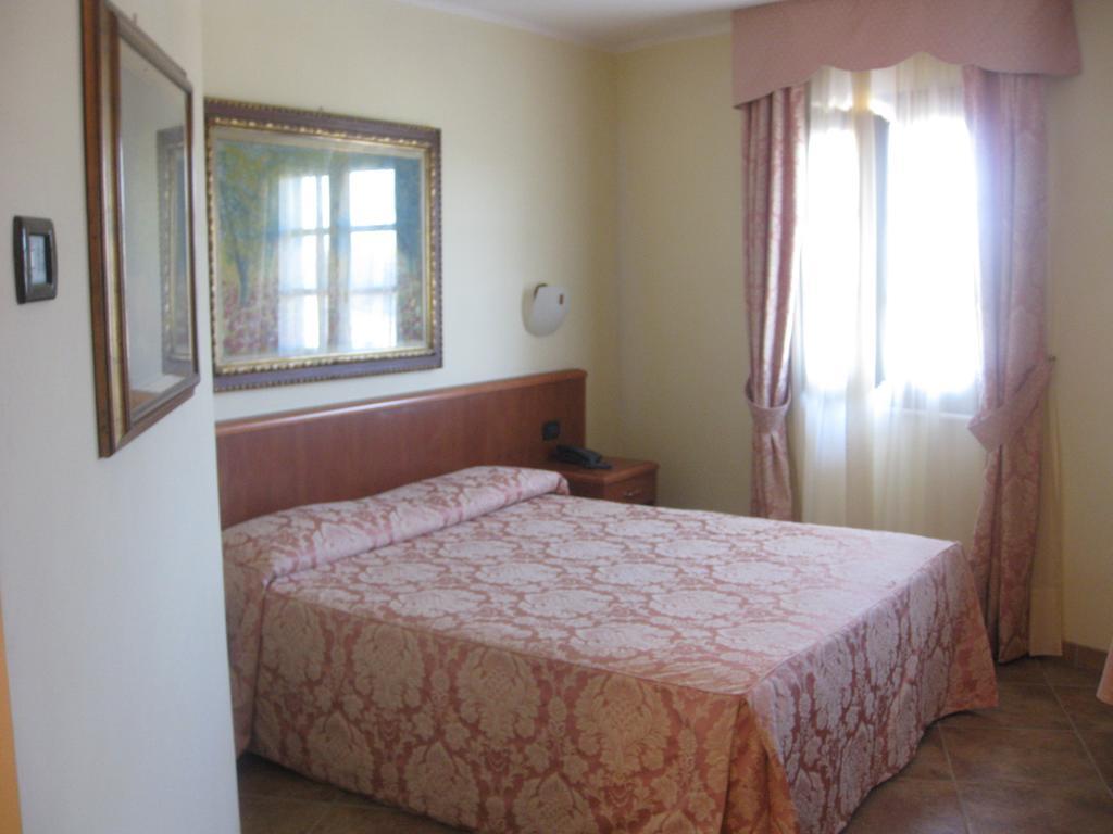 Albergo Giardino Sannazzaro de' Burgondi 部屋 写真