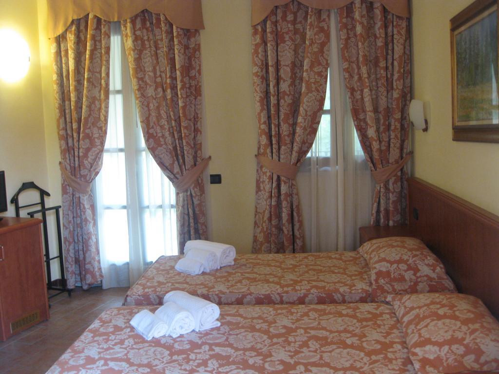 Albergo Giardino Sannazzaro de' Burgondi 部屋 写真