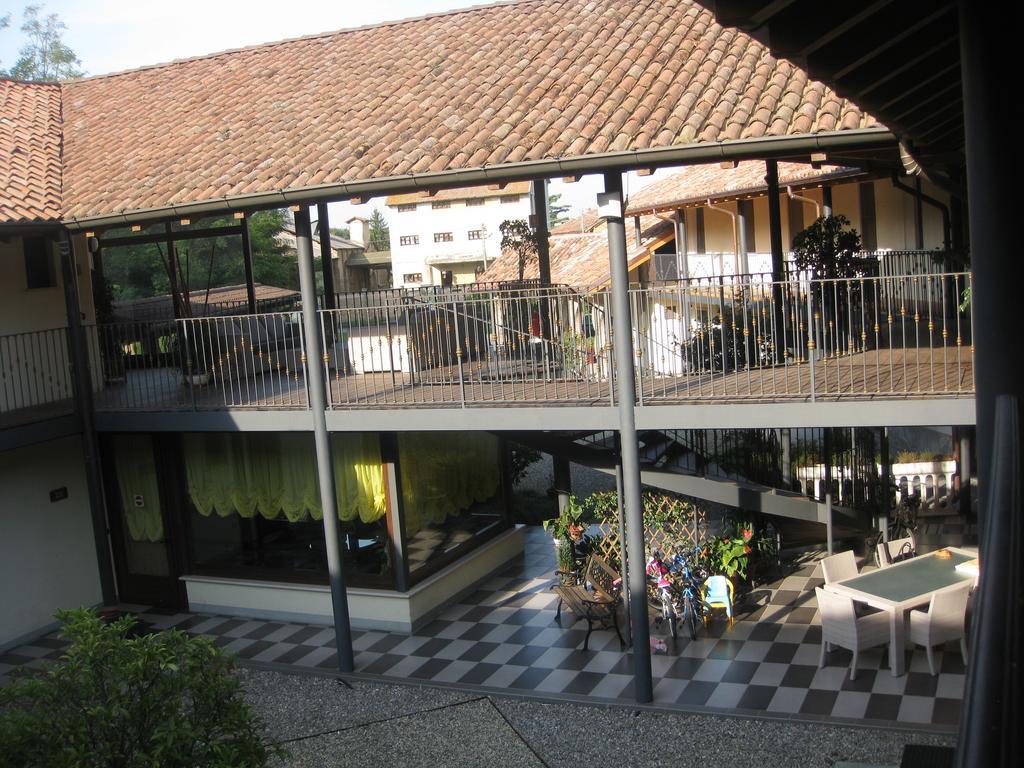 Albergo Giardino Sannazzaro de' Burgondi エクステリア 写真