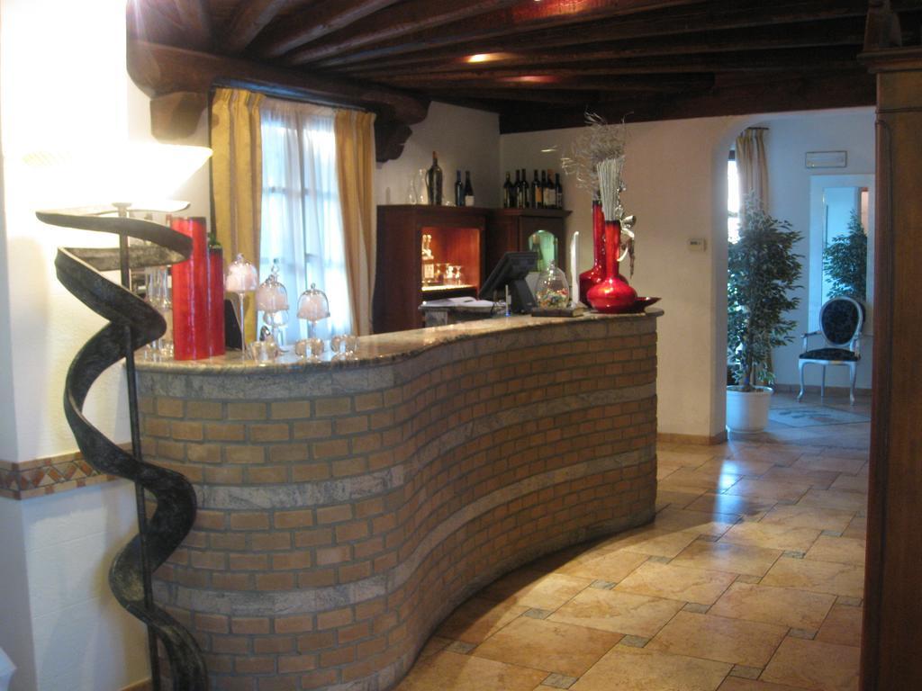 Albergo Giardino Sannazzaro de' Burgondi エクステリア 写真
