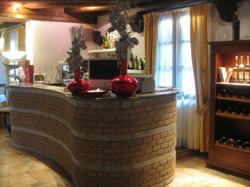 Albergo Giardino Sannazzaro de' Burgondi エクステリア 写真